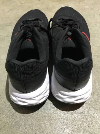 Zapatillas deportivas Nike Revolution 6 NN DC3728-005 para hombre, talla 11.5 - $35 (Sf)63471477534465122