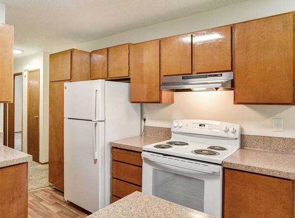$1,595 / 2br - SAVE $300 w TOUR - Onsite Pet Stations, Near Downtown Milwaukie + 2B (Milwaukie Heights)63914853708931122