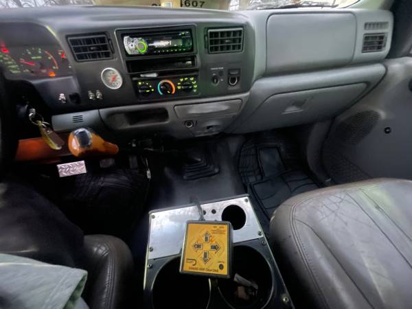2002 FORD F450 Superduty neumáticos traseros dobles PLATAFORMA PLANA PARA REMOLQUE DE NIEVE - $6,500 (Long Island)63614442923649124