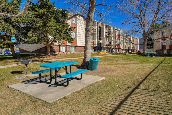 $1,290 / 2br - 805ft2 - City Views, Offering One and Two-Bedroom Apartment Homes (Vista Grande)63686709328001124
