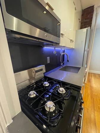 $6,995 / 3br - No Fee 3 Bed 1 bath E 13 street prime EV spacious 929 724 - 0948 (East Village)63886653874945124