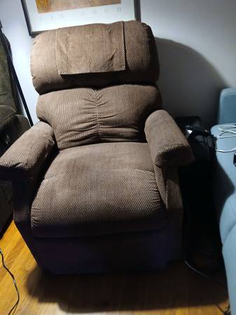 Reclining Lift Chair 1