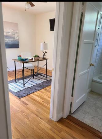 $3,750 / 2br - 970ft2 - ¡Hermosa casa remodelada con amplio patio disponible ahora! (Encino)63857625009281123