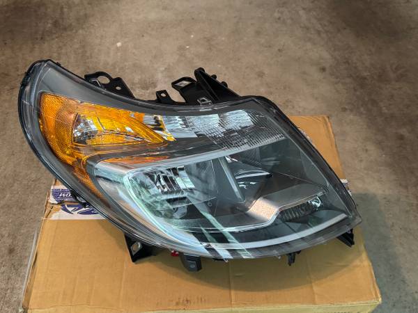 Ram Promaster passenger side headlight 1