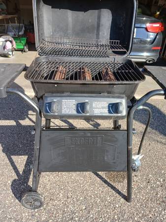 Gas bbq grill. - $15 (Altoona)63471093617539121