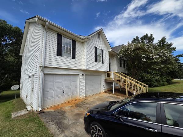 $250,000 / 4br - 2480ft2 - Flip this house! Wynfield Dr (Auburn GA)63441034756099121