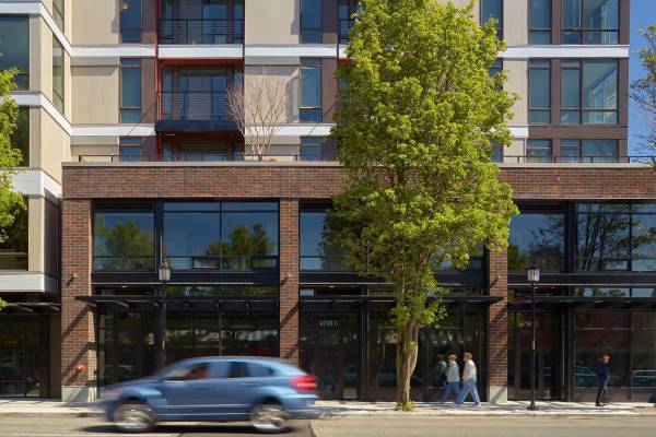 $1,892 / 1br - 597ft2 - Washer & Dryer In Unit, Under Cabinet Lighting, Balconies, A Must See (West Seattle)63786780080385124
