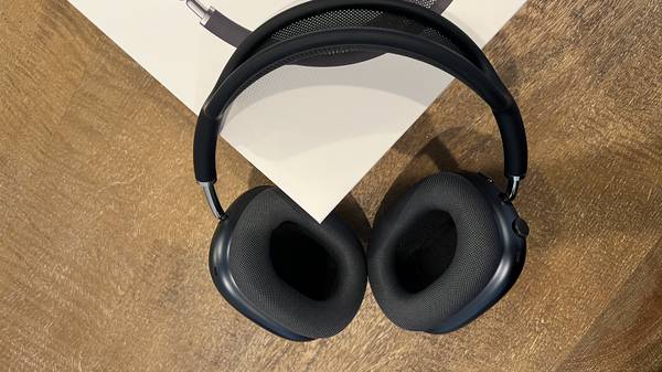 Apple AirPods Max Gen1 USB C Midnight With Smart Case