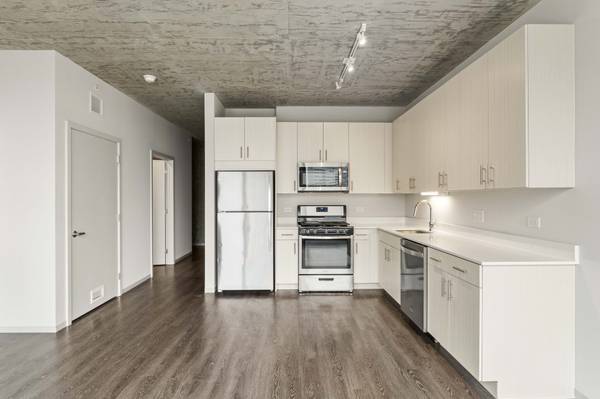 $2,318 / 1br - Luxury 1 Bedroom in South Loop's Trendy Printer's Row - W/D in unit! (South Loop)63781678257667122