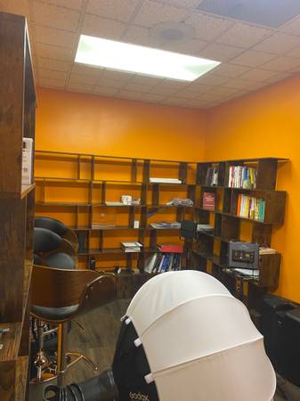 $700 / 600ft2 - Podcast or Music studio (Redding)63972529570563122