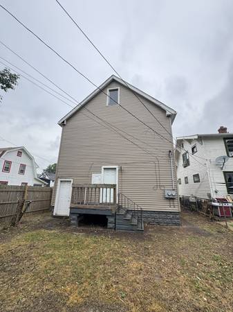 $1150.00 / 2br - Lower unit avalible63860362782977122