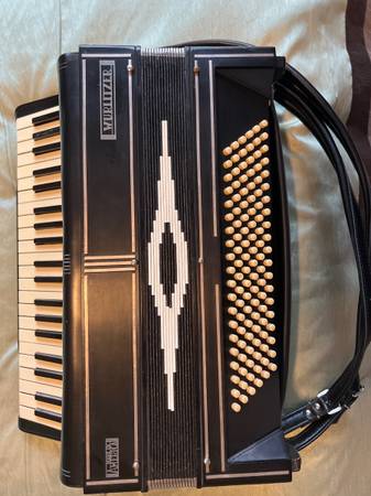 Wurlitzer Accordion 1