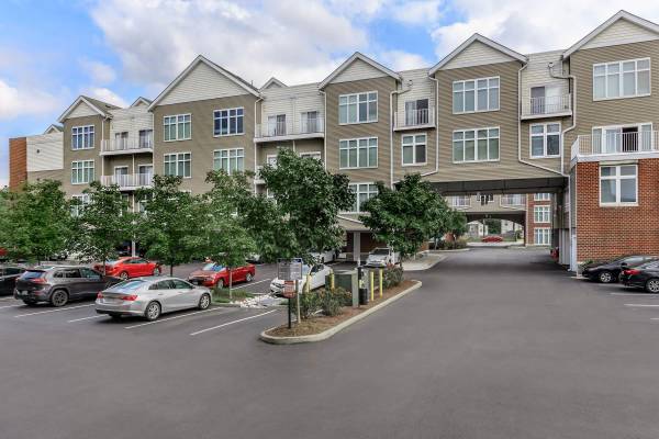 $1,610 / 1br - 480ft2 - Pet-Friendly Flats w/ Modern Kitchens & Nearby Green Spaces 🌳 (24 C St, Laurel, MD)63694554432385124