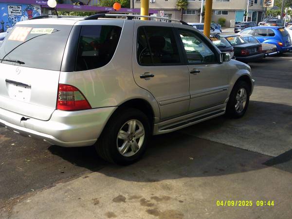 2005 MERCEDES BENZ ML 350 TRACCIÓN EN LAS CUATRO RUEDAS IMPRESIONANTE - $3,495 (Seattle/Lake City)63617399084547121