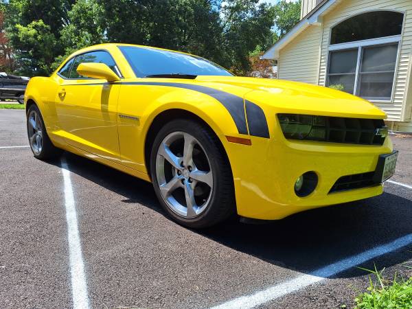 Rare Low Mileage 6 Speed Manual Chevrolet Camero - $18,000 (Silver Spring/Colesville)63616182045955124
