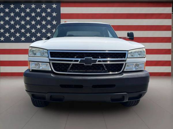 2006 Chevrolet Silverado 3500 Extended - Photo 2
