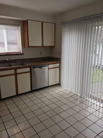 $2,025 / 3br - 1250ft2 - 3 bedroom duplex for rent (Sultan)63891324321027123