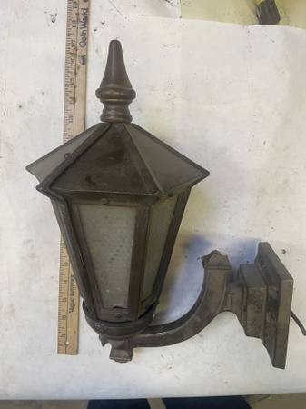 Vintage BRONZE outside light fixture--I4 1