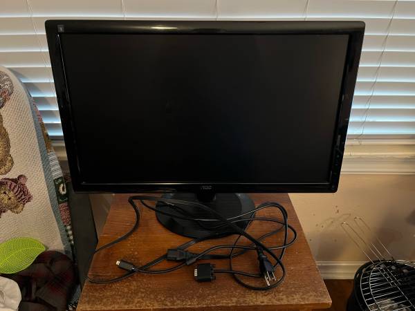 24” AOC LCD Monitor 2436v 1