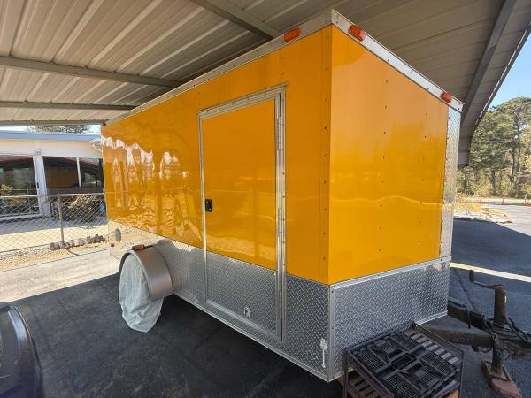 12’ x 7’ v-nose Trailer 1