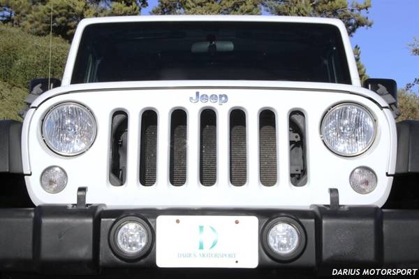 2016 Jeep Wrangler Unlimited Sport 4X4 **** TRANSMISIÓN MANUAL DE 6 VELOCIDADES **** TODOS LOS D - $27,888 (DANVILLE)63473103554051124