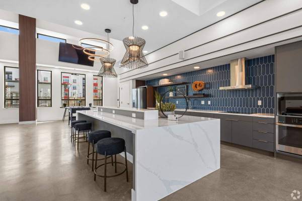 $2,999 / 3br - 1274ft2 - 4 Floors, Located in West Sacramento, 3/BD 2/BA (Southport)64044023002499120