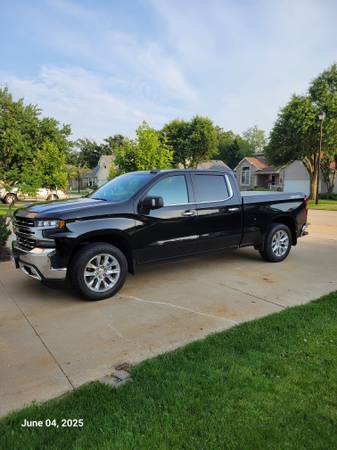 2020 Silverado 1500 LTZ 4x4 Crew Cab - $39,900 (Cedar Rapids)63618890981891121