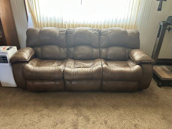 LEATHER COUCH 1
