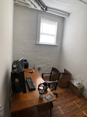 $995 Windowed Studio and Office for Creatives in Greenpoint (252J #205) (Greenpoint)64033632963713122