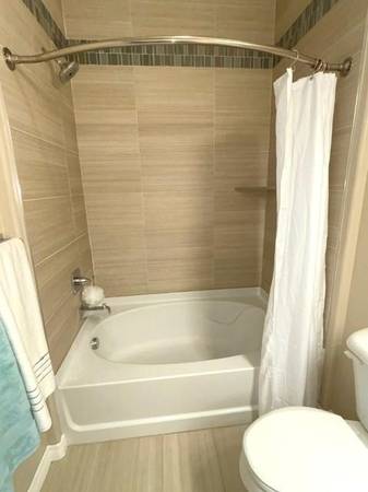 $3,330 / 1br - 678ft2 - Gourmet BBQ Areas, State-Of-The-Art 24hr Fitness Center, Wine Fridge (Pacific Highlands Ranch)64037043919235124