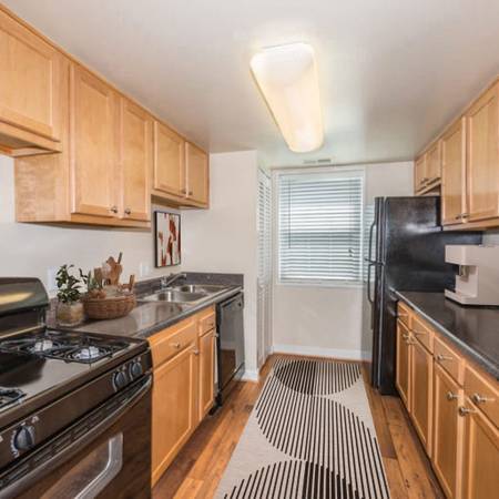 $1,799 / 2br - 865ft2 - EATON SQUARE OFFER YOU A GREAT SPECIAL (Alexandria)63822062119939122