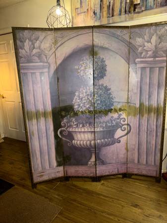 Vintage screen hand painted - $110 (Vancleave)63470971198083120