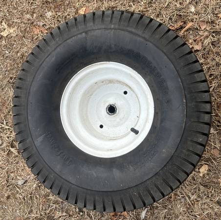 LAWN TRACTOR TIRE  NEW ON RIM  20X 10 X 8 1