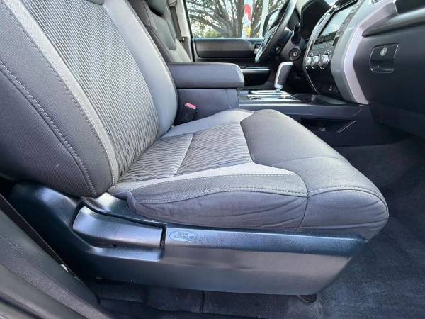 2017 Toyota Tundra Double Cab - Photo 12