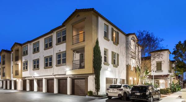 $2,966 / 1br - 730ft2 - Grilling Area, Upscale Clubhouse, Hardwood Flooring (12257 Heritage Springs Dr, Santa Fe Springs, CA)63659934394241122