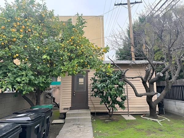 $295 345 Burchett St.-Storage Space Available (Glendale)64168769405314120