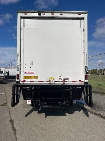 2017 HINO 268 20' BOX WITH LIFTGATE **NON-CDL** - $34,500 (SAN FRANCISCO)63440914260481124
