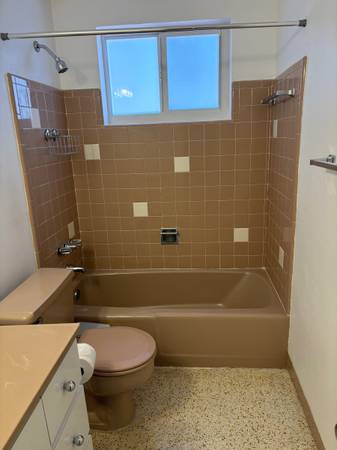 $662,000 / 3br - 1269ft2 - Single Family Home 3/2 (Westchester)64049280767619123