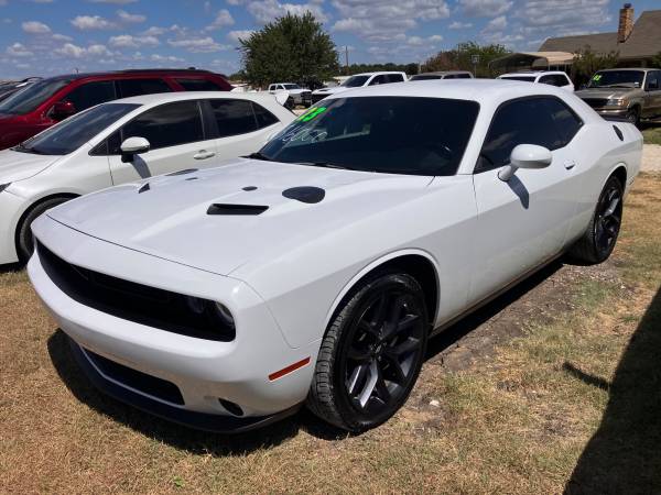 2023 DODGE CHALLENGER, Automatic Transmission V-6 White 1