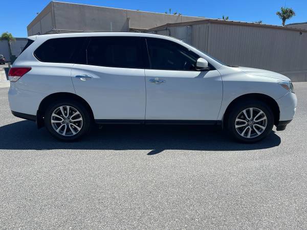 2013 Nissan Pathfinder S suv Moonlight White - $8,995 (28046 Del Rio Rd Ste Abr)63440614852737123