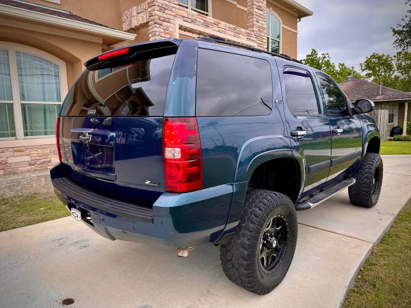2007 Chevy Tahoe Z71 7" Lift Clean CarFax - $6,300 (Soth Houston)63622281311107124