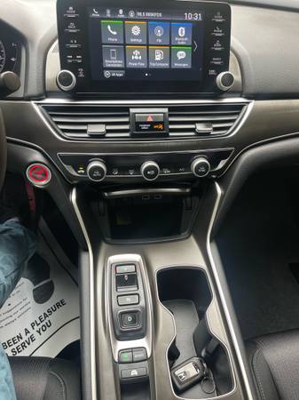 2021 Honda Accord hybrid with low miles - $15,90063654701705091124