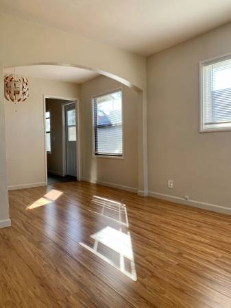 $3,300 / 2br - 800ft2 - Charming, Spacious Duplex w/yard in Desirable Neighborhood (berkeley)63888989447169120