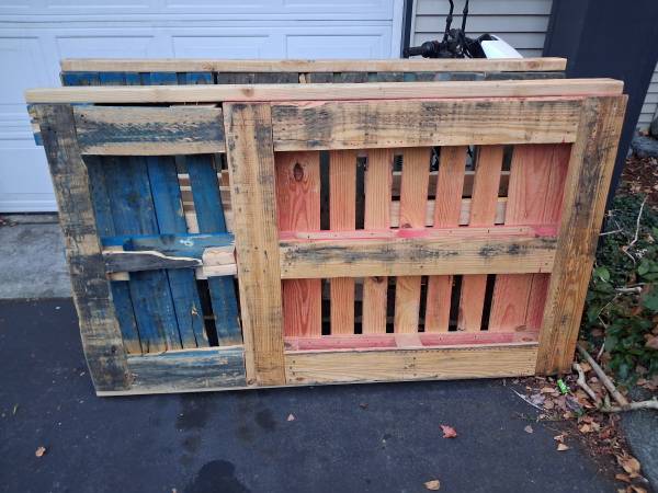 Free!!! Large Pallets 1