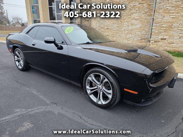 2019 Dodge Challenger SXT 1