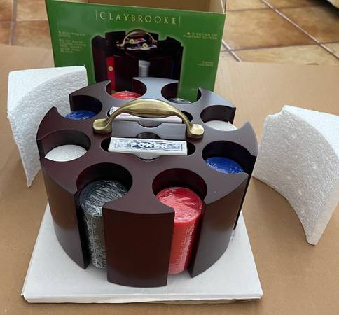 NEW SEALED Vintage Poker Chip Set Rotating Wooden Carousel Case With H 1