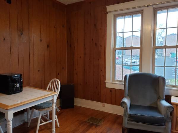 $900 / 1br - 1 BEDROOM APARTMENT UT/FT SANDERS AREA (KNOXVILLE)63815667114883123