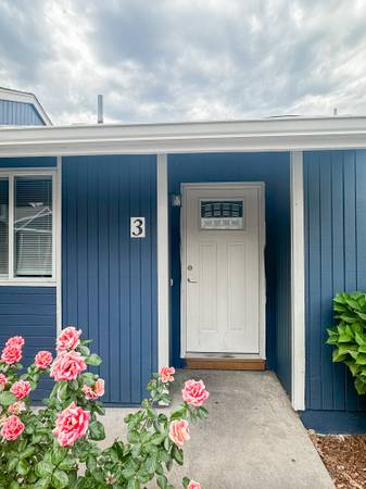 $1,500 / 2br - 862ft2 - Pet Friendly 2 bed 1 bath flat with W/D hookups + A/C + fenced yard (Salem)63660412987907120