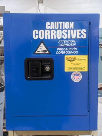 Eagle 4 gallon flammable and corrosive storage cabinet 1