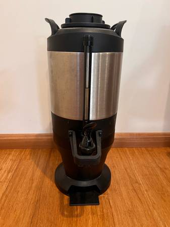 Curtis ThermoPro 1.5 Gallon Vacuum Server with Stylized Base 1
